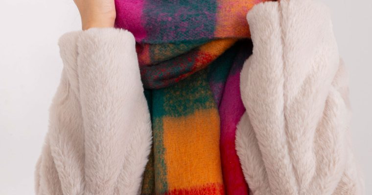 Swetry na zimne dni – sprawdź to!