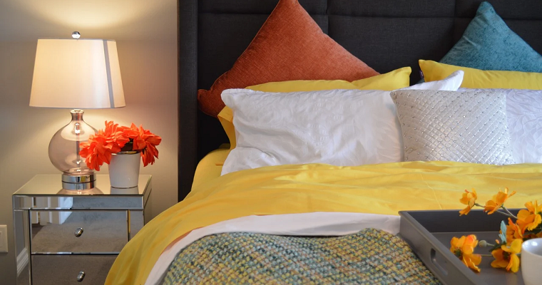 Modna sypialnia – stylowe dodatki do wnętrza